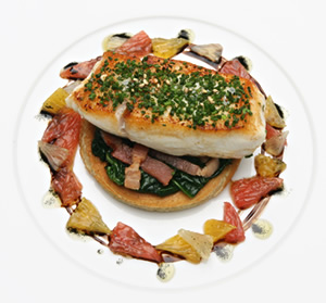 メイン 「スズキのポワレメープルバター風味ホウレン草のガレット添え」
